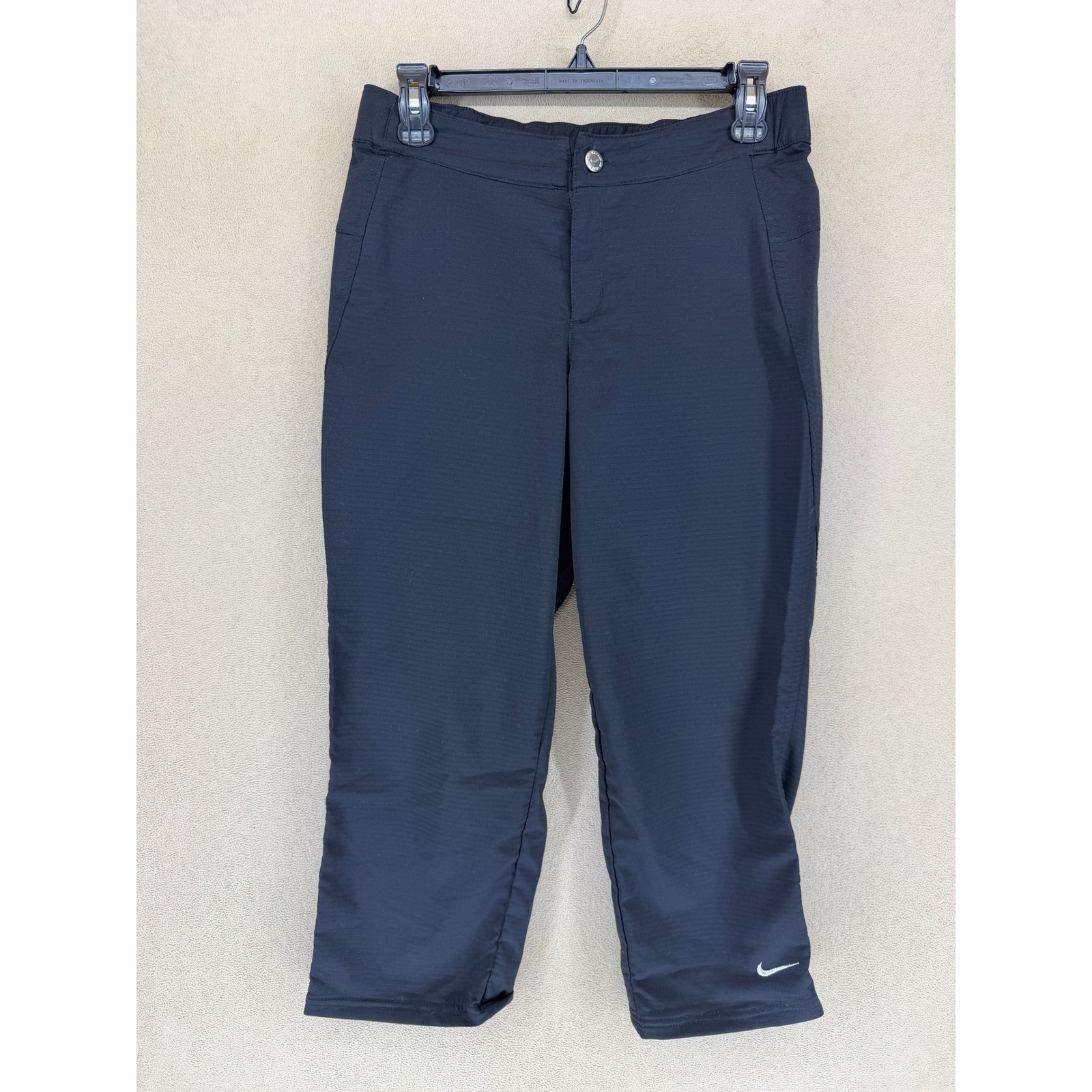 Nike Sphere Women's Black Capri Athletic Pants Size Small